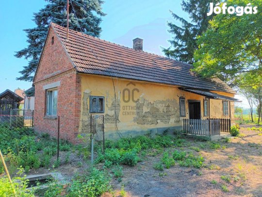 Orosztonyban két lakóingatlan, dupla telken eladó