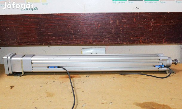 Orsóhajtású elektromos munkahenger Festo ( 7337 )