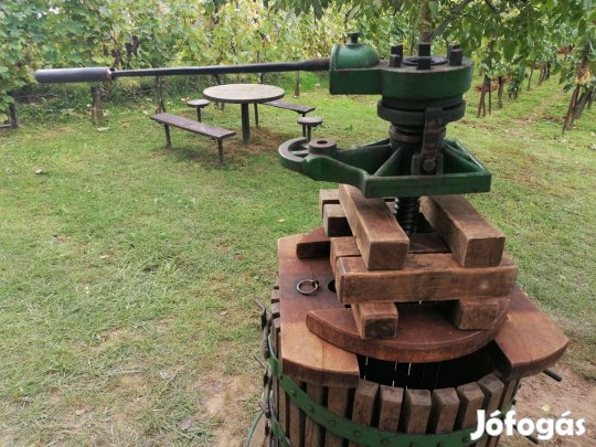 Orsós szőlőprés, megkímélt, szép állapotban kompletten mindennel!