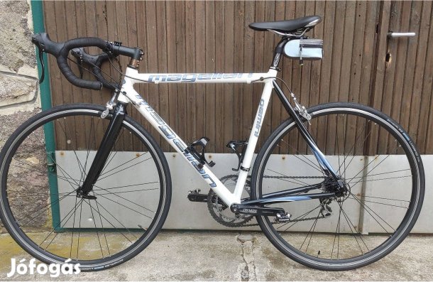 Országúti kerékpár Magellan