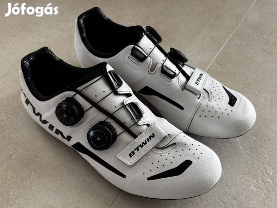 Országúti kerékpáros cipő