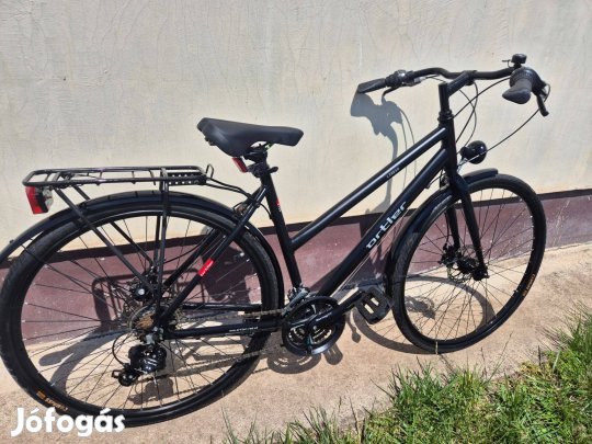 Ortler 28" alu női trekking kerékpár bicikli tárcsafék matt fekete