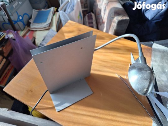 Oskar design asztali lámpa