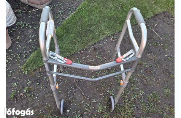 Összecsukható, elől görgő kerekű trabant, járókeret 8000 forint