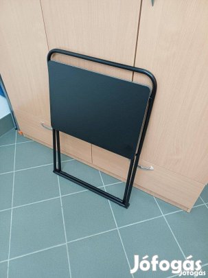 Összecsukható asztal