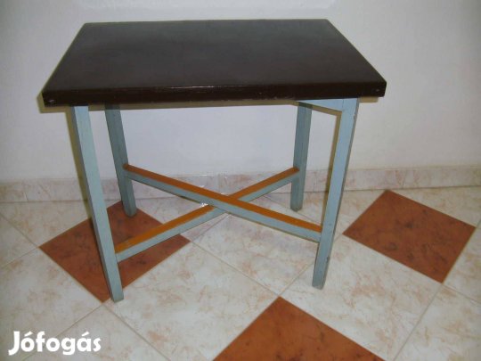 Összecsukható asztal kis asztalka összehajtható