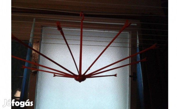 Összecsukható felakasztható szárító csipesszel