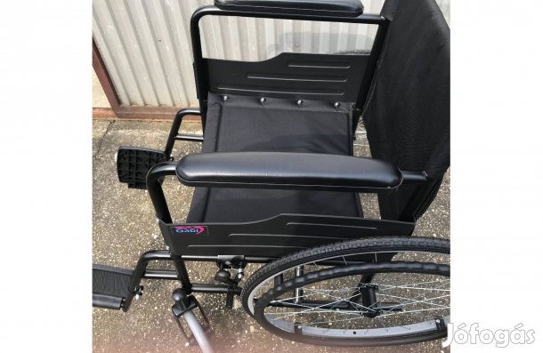 Összecsukható kerekesszék, tolószék