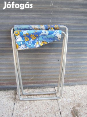 Összecsukható kisszék eladó