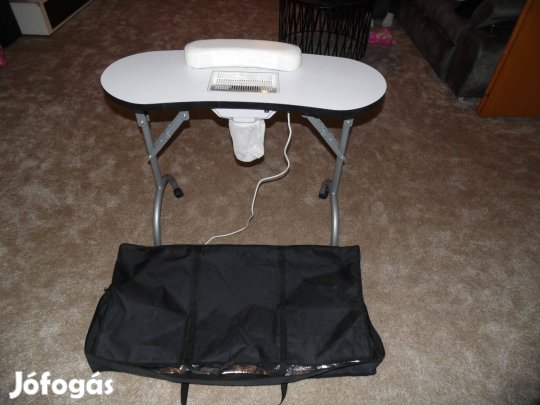 Összecsukható műkörmös asztal