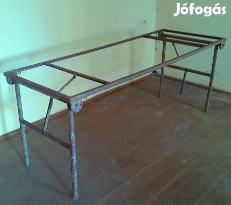 Összecsukható vas asztal