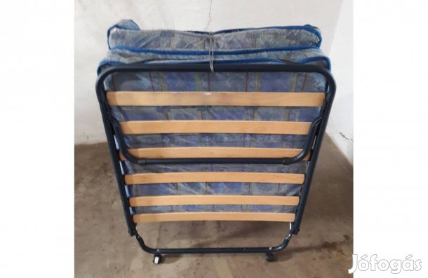 Összecsukható vendégágy matraccal