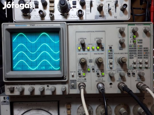 Oszcilloszkóp 100MHz, 4csat., Tektronix 2245