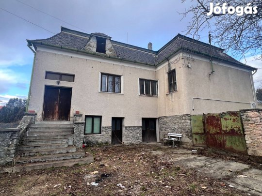 Osztrák határhoz közel Peresznye településen eladó családi ház