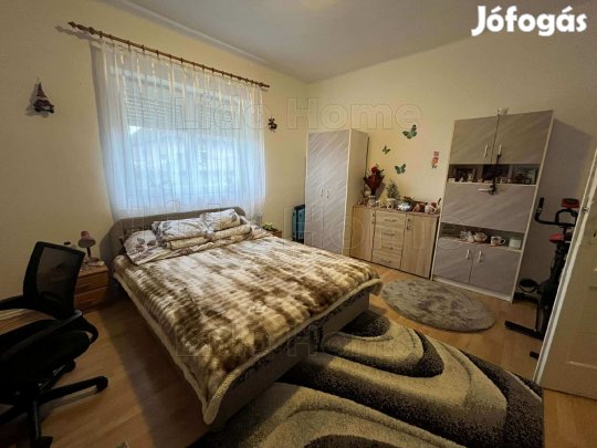 Otthonteremtés nyugodt környezetben - eladó tégla építésű Kádár-kocka