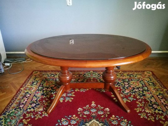 Ovális Dohányzóasztal