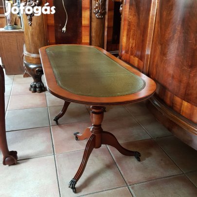 Ovális bőrlapos asztalka