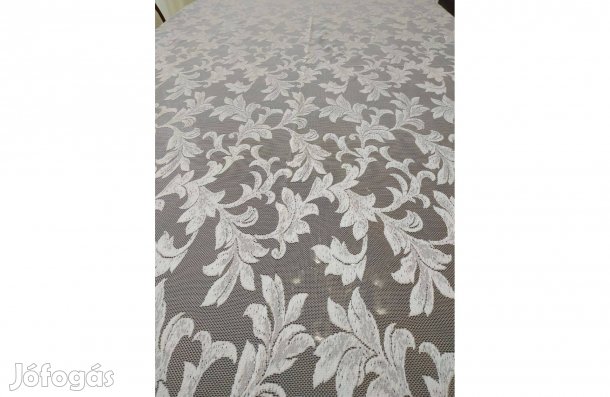 Ovális csipke asztalterítő akantusz levél mintás hossz: 280x sz165 cm