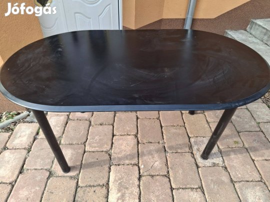 Ovális ebédlő asztal eladó