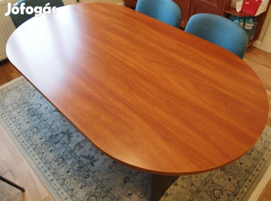 Ovális tárgyaló asztal (újszerű)
