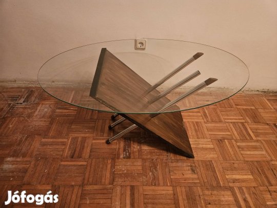 Ovális üveges dohányzóasztal