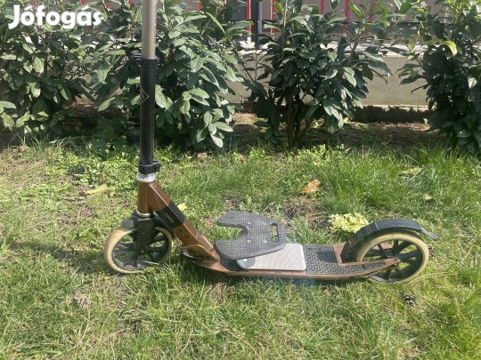 Oxelo town 5 roller fellépővel