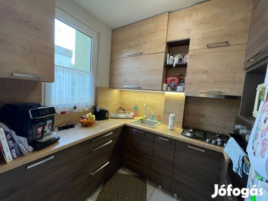 Őz utcán 3. emeleti N+2 szobás erkélyes lakás eladó