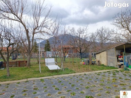 PANORÁMÁS HÁZ GYÖNYÖRŰ TELEKKEL A PILIS LÁBÁNÁL