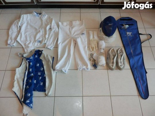 PBT Fencing  márkájú jobbkezes komplett vívó felszerelés