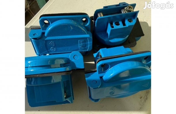 PCE beépíthető ipari 230V 16A kék dugalj