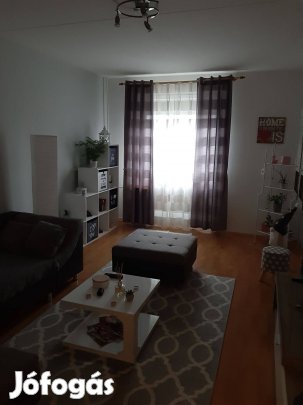 PECS Kertvárosban Lakás