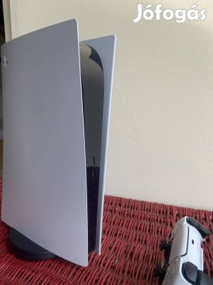 PS5 Digital + 2 kontroller + töltő - hibátlan, dobozos