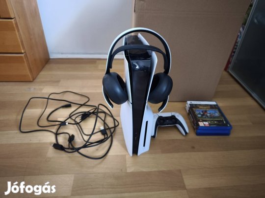 PS5 Slim fejhallgatóval, 3 játékkal