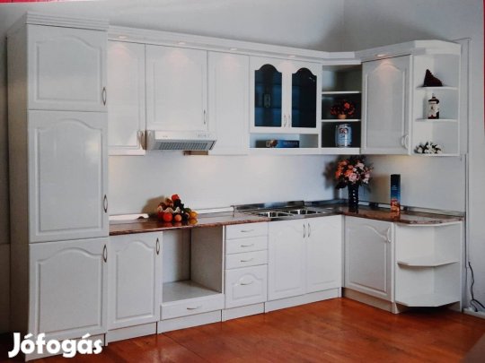P.145 Összeszerelt Szines új konyhabútor egyben és bontva is lehet ké
