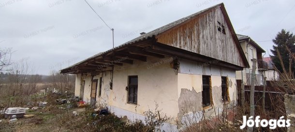 Pácin településen eladó felújítandó családi ház