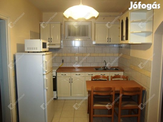 Pacsán,5 különálló apartmanból álló családi ház eladó!