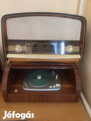 Pacsirta radio + bakelit lejatszo