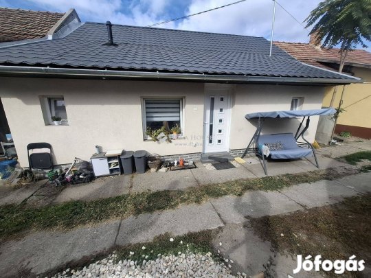 Padlófűtéses, amerikai konyhás, 2 hálószobás