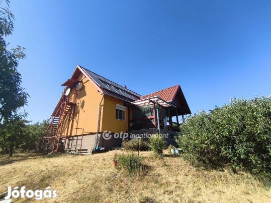 Pákozdi 132 nm-es ház eladó