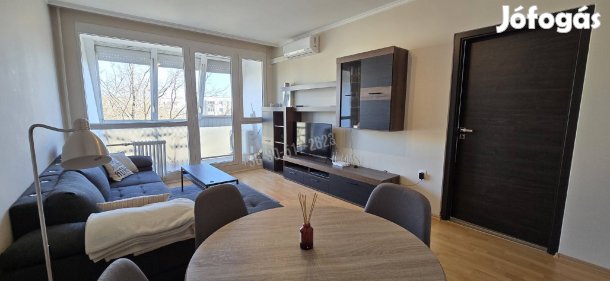 Paks, Pollack Mihály utcában 3 szobás lakás ELADÓ! 1058_gz