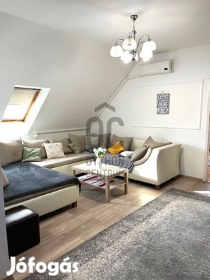 Paks belvárosában 4 szobás lakás hosszú távra kiadó