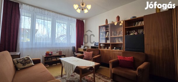 Pakson akadálymentesen megközelíthető földszinti lakás eladó