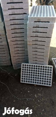 Palánta nevelő tálca