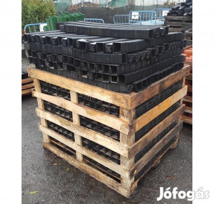 Palántanevelő műanyag cserép