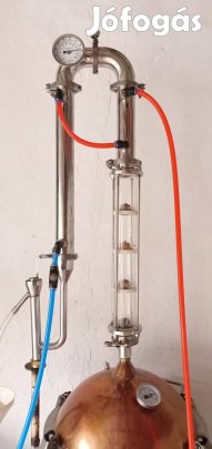 Pálinka lepárló torony