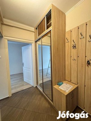 Palotavárosban Erkélyes Lakás Eladó!!!