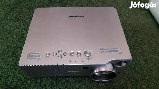 Panasonic PT-AE700E projektor LCD, HD720 (1280x720) felbontás