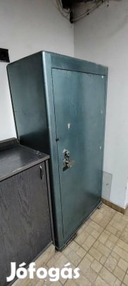 Páncélszekrény, tűzbiztos 76×40×150cm méretben eladó