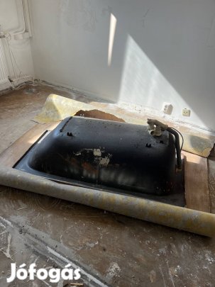 Panelból kibontott öntöttvas kád