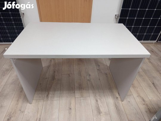 Panellábas íróasztal 70*120